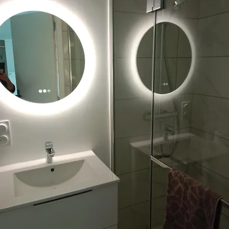 Studiocaroline44, Entre La Et La Mer, Parking, Wifi, Terrasse Privé, Cuisine, Moins De 15min Aéroport Pensión Bouaye